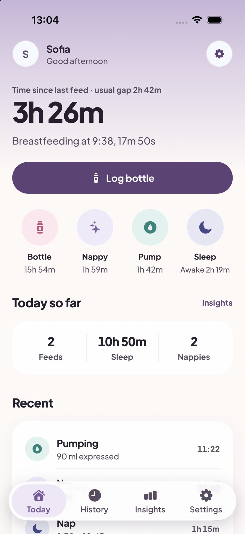 BabyDays Today screen showing the last feed, quick logging actions, daily totals and recent events.